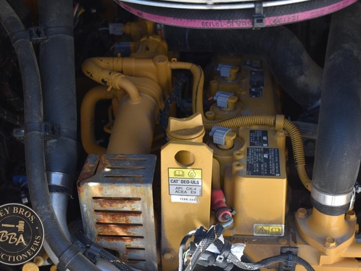 2021-caterpillar-262d3-image-32