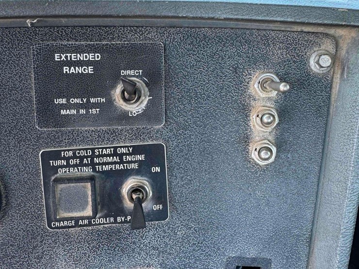 1992-mack-rd690sx-image-26