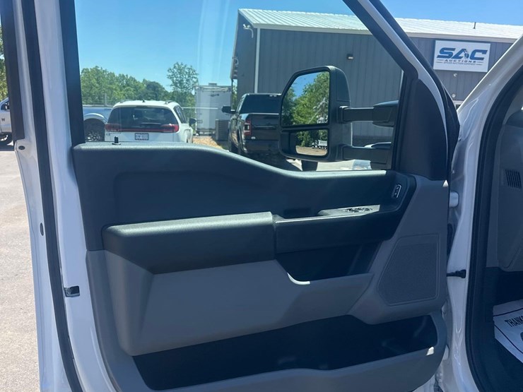 2026-ford-f550-xl-image-54