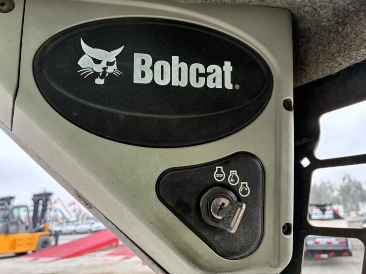 2008-bobcat-s150-image-23