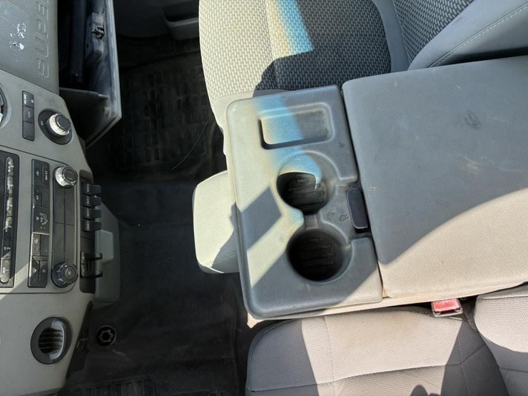 2011-ford-f550-image-17