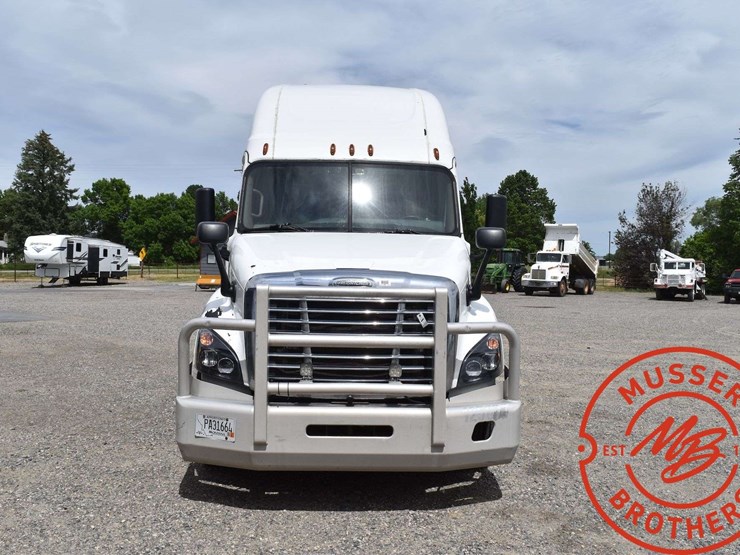 2017-freightliner-cascadia-125-image-14