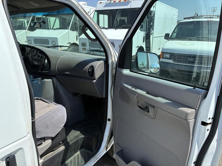 2002-ford-e350-sd-image-11