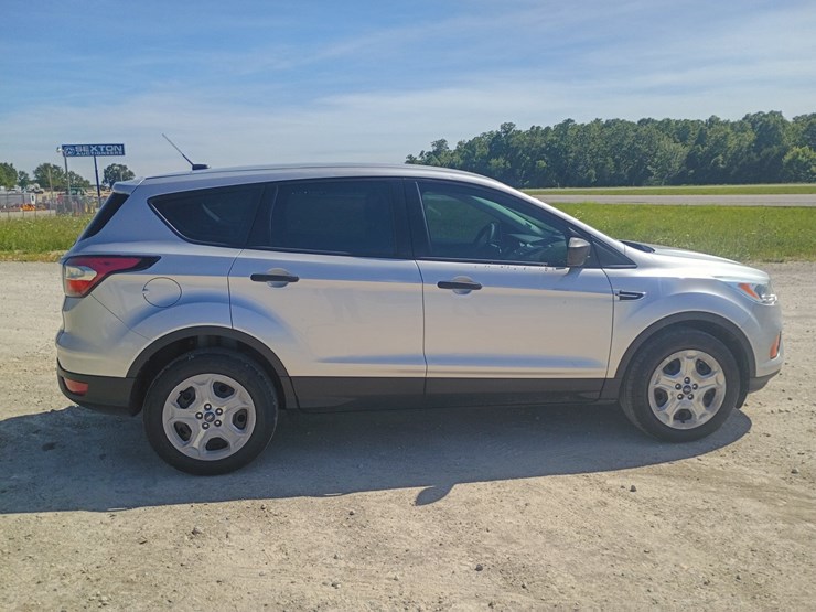 2017-ford-escape-image-10