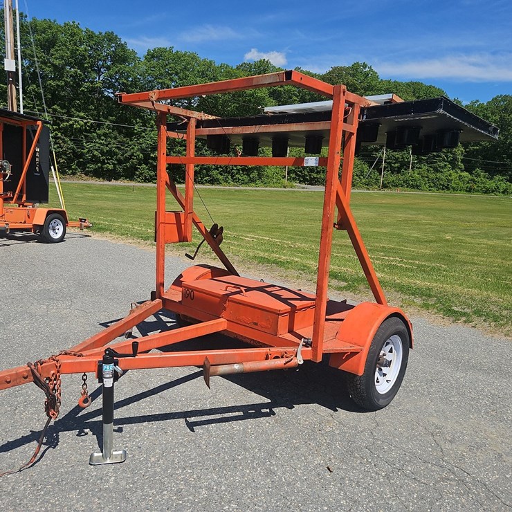 TRAFCON TOW BEHIND ARROW BOARD