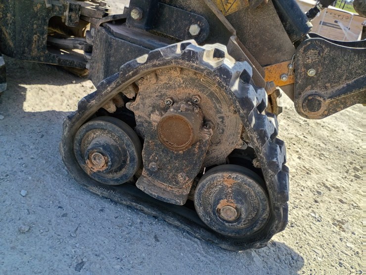 2017-ditch-witch-r300-image-51