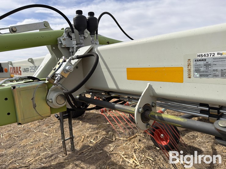 2015-claas-liner-2900-image-15