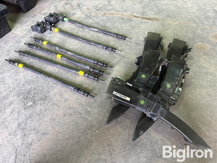 john-deere-planter-seed-tube/seed-sensors/drive-cable/gear-assembly-image-1