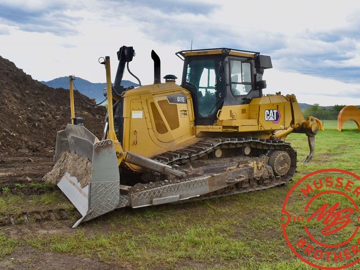 2010-caterpillar-d7e-image-2