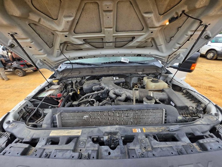 2014-ford-f550-image-17