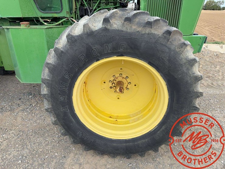 1975-john-deere-7020-image-30