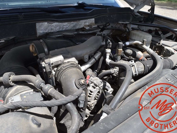 2015-chevrolet-3500-image-24