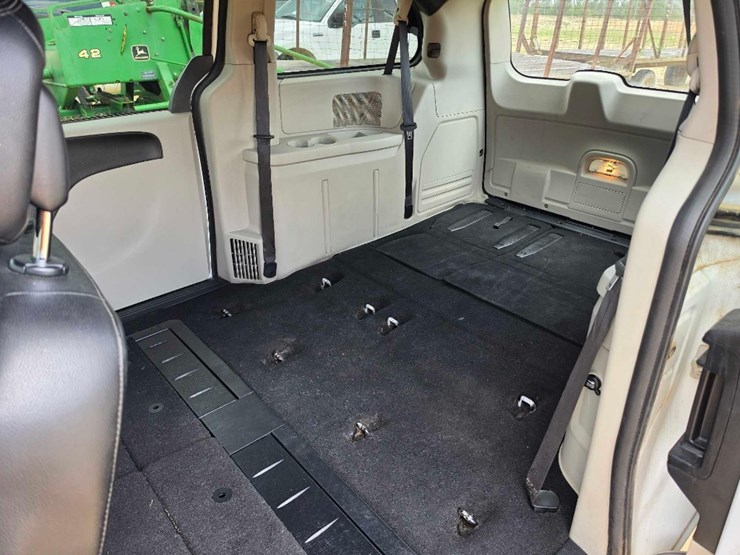 2017-dodge-grand-caravan-image-6