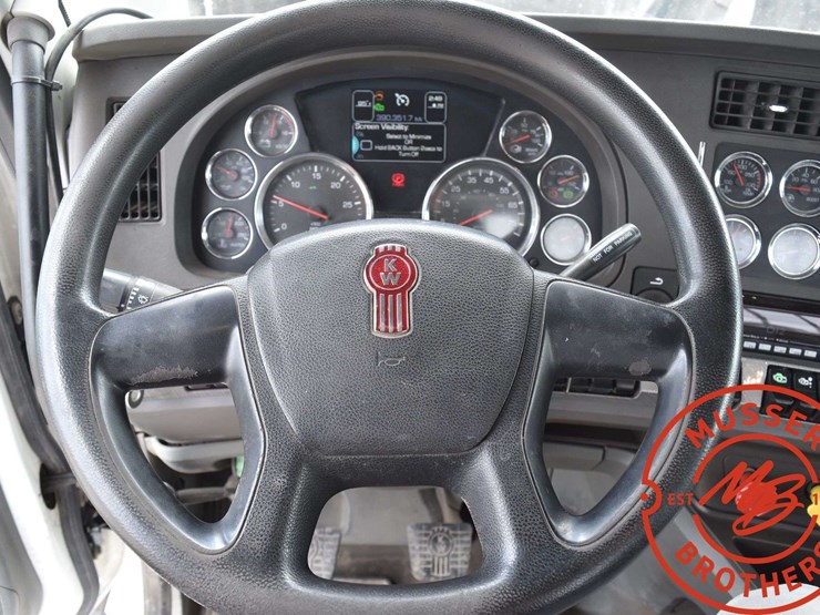2016-kenworth-t880-image-56