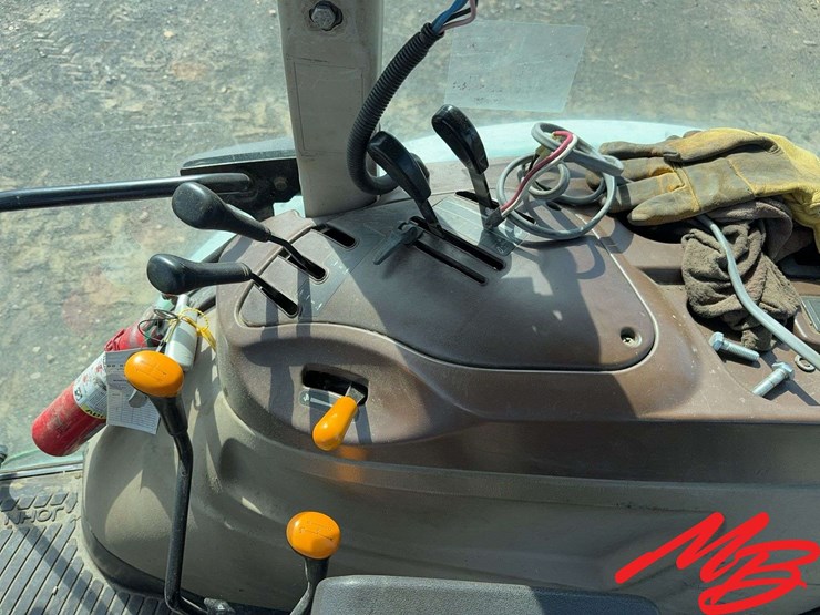 2003-john-deere-5520-image-25