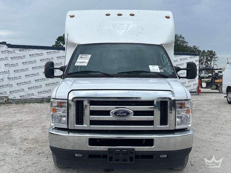 2023-ford-e450-image-26