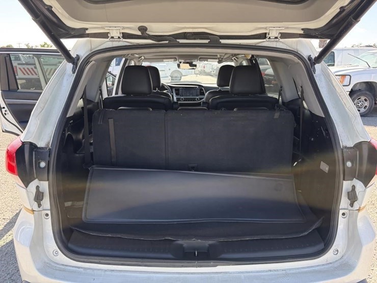 2017-toyota-highlander-image-13