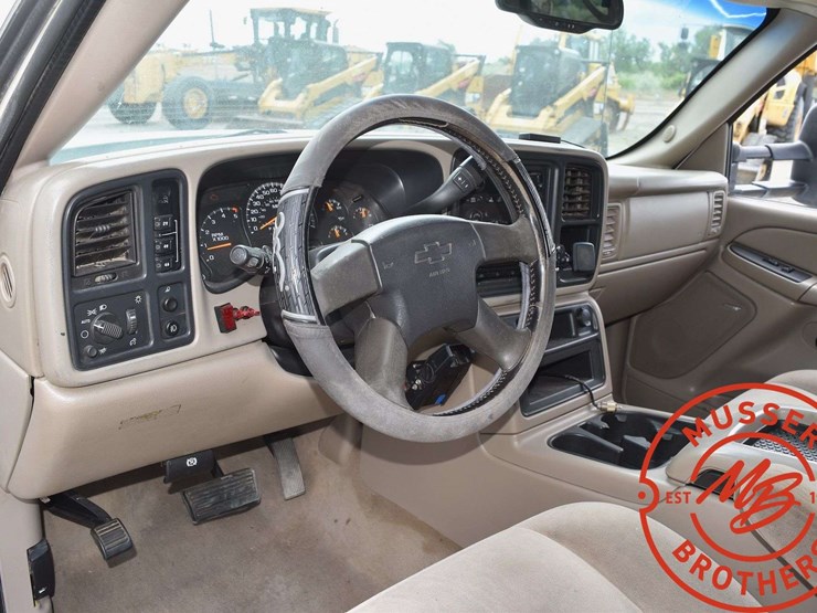 2006-chevrolet-3500-image-51