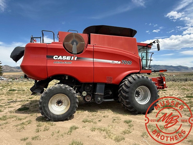 case-ih-7010-image-2