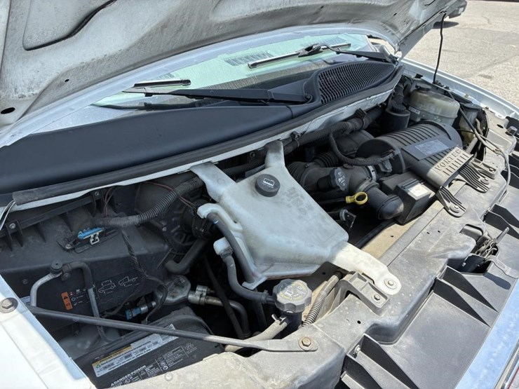 2017-utility-van-image-8