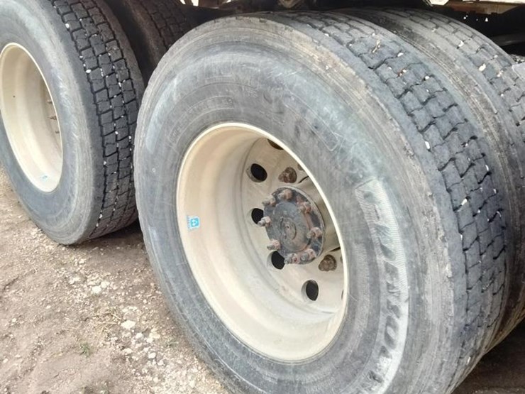 2015-freightliner-108sd-plus-image-17