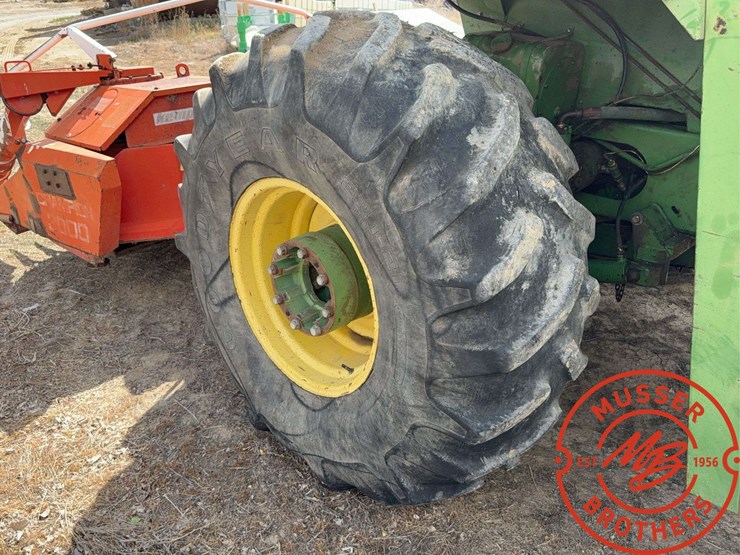 john-deere-5820-image-19