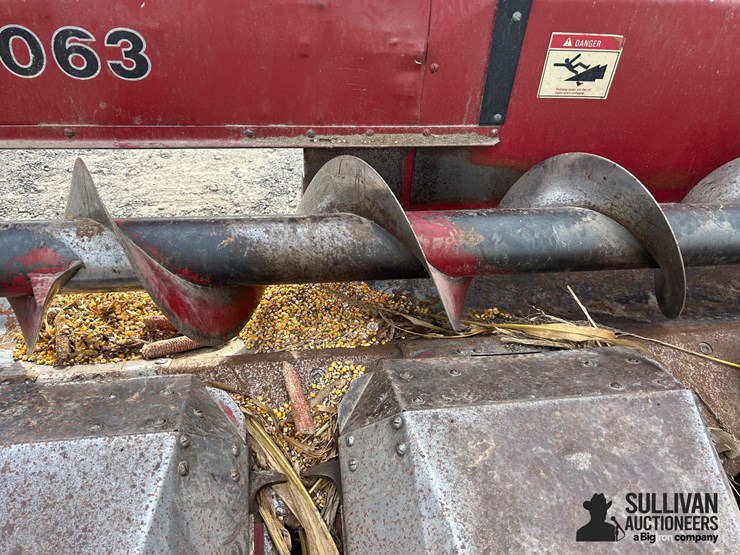 case-ih-1063-image-16