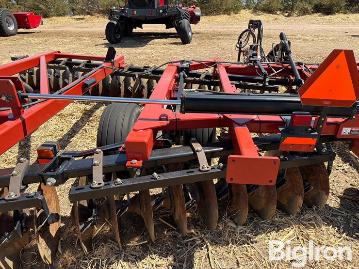 2014-case-ih-370-image-18