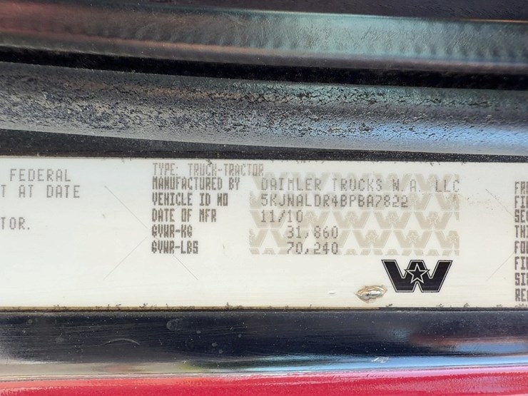 2011-western-star-4900sa-image-36