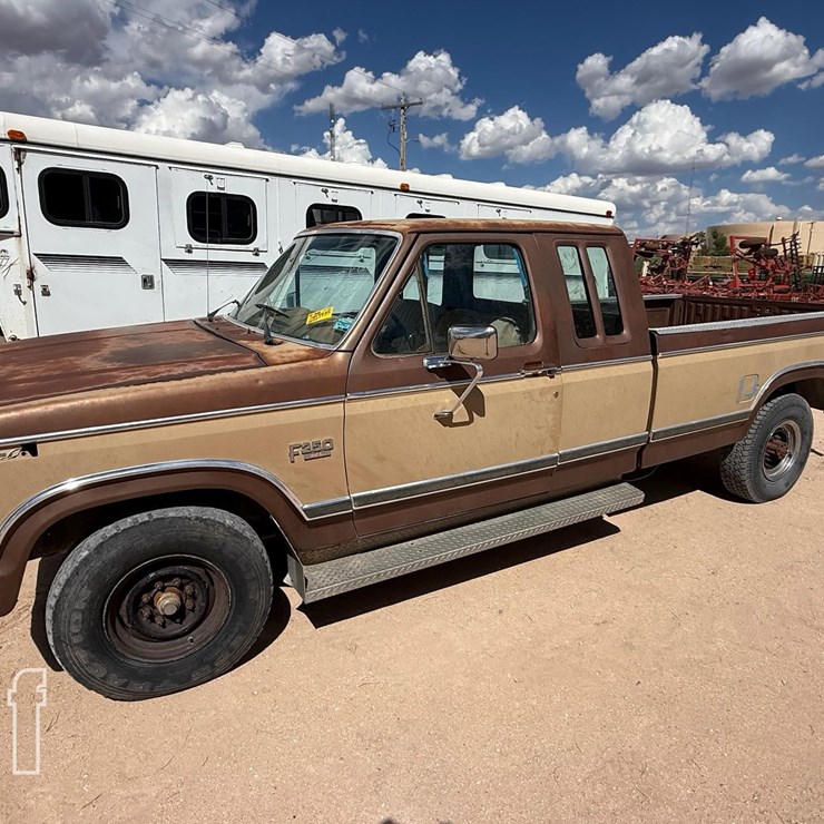 1984 FORD F250 XL