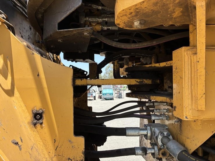 2014-caterpillar-950m-image-13