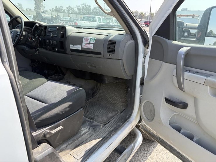 2012-gmc-2500hd-image-9
