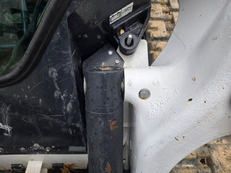 2023-bobcat-t76-image-67