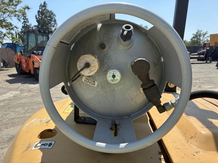 2009-caterpillar-gp40-image-13