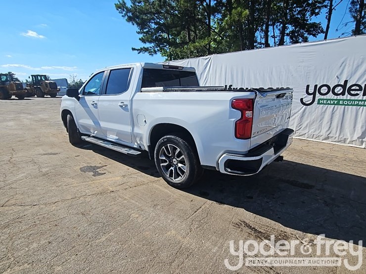 2022-chevrolet-1500-image-3