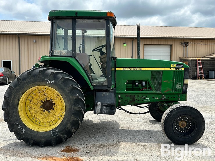 john-deere-7210-image-4