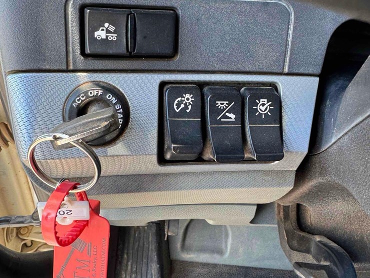 2021-kenworth-t880-image-34