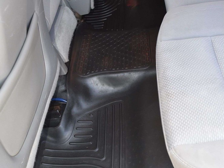 2015-chevrolet-3500-image-46