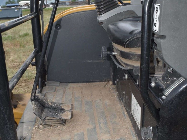 2020-caterpillar-305.5e2-cr-image-45