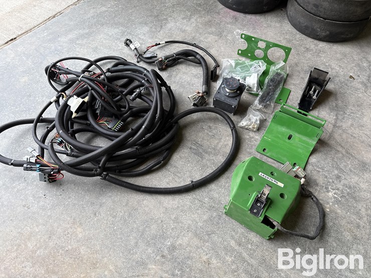 john-deere-30-image-1