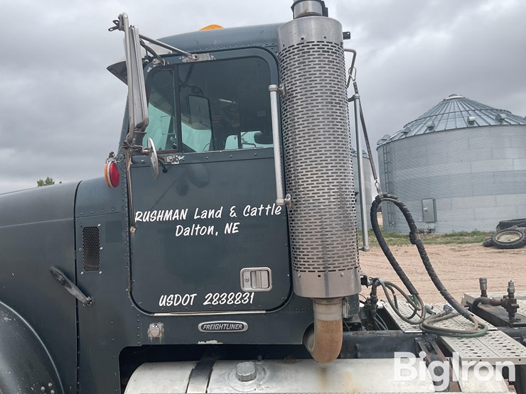 2006-freightliner-fld120-image-15