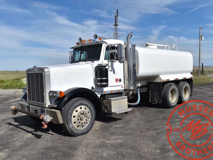 1994-peterbilt-379-image-2
