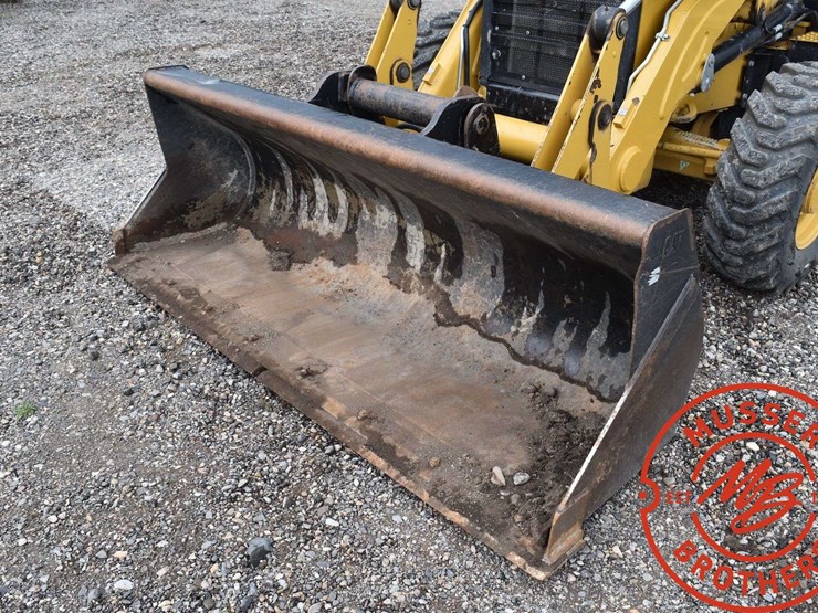 2016-caterpillar-420f2-it-image-30