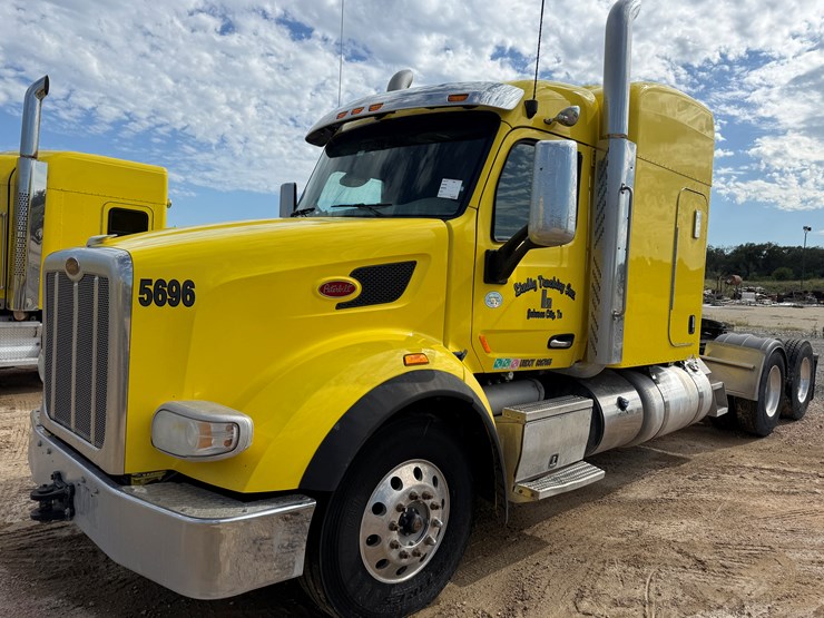 2018-peterbilt-567-image-1