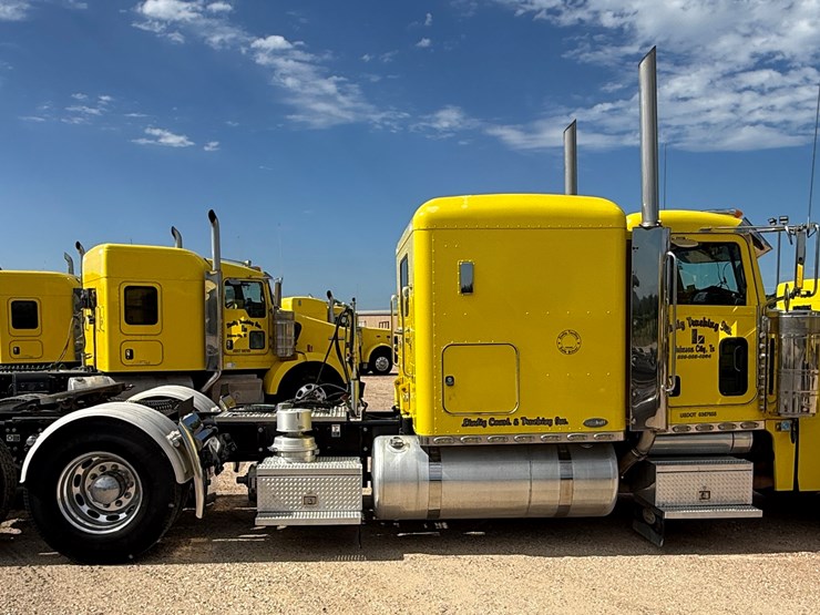 2007-peterbilt-379-image-4