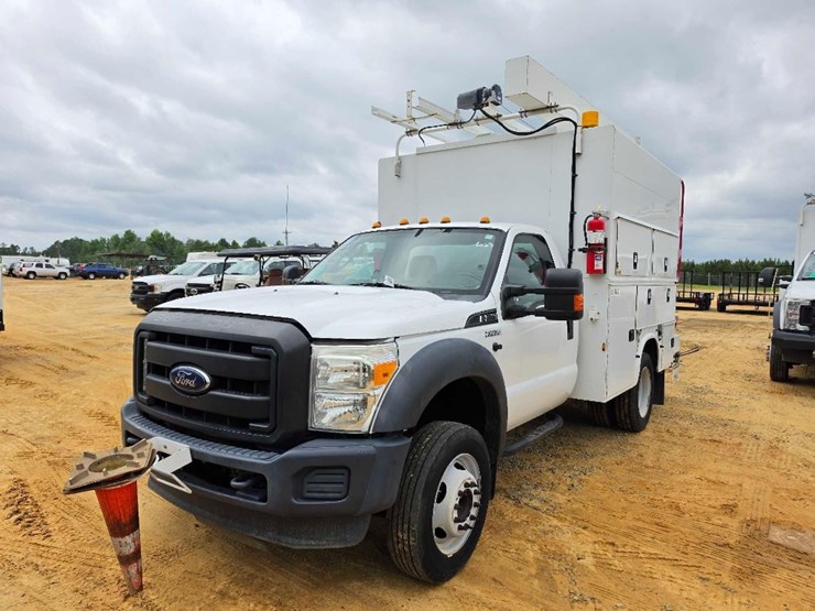 2014-ford-f550-image-1