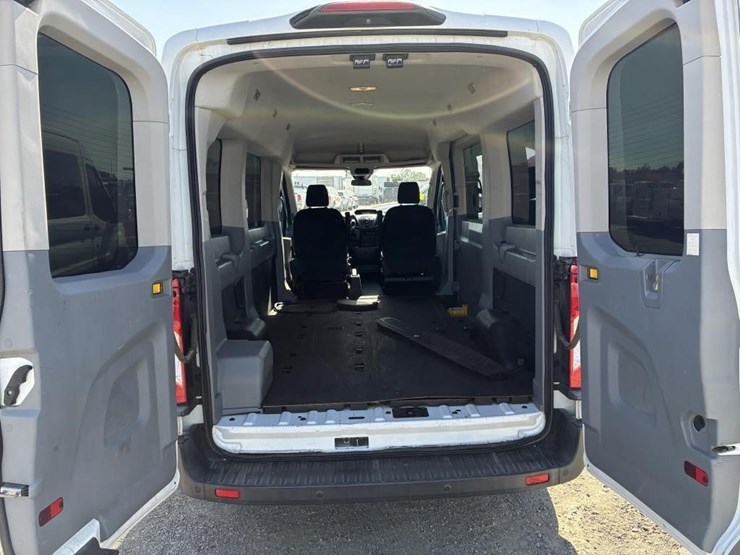 2018-ford-transit-image-11