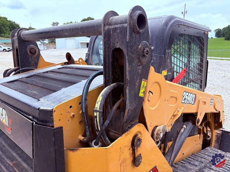 2020-caterpillar-259d3-image-27