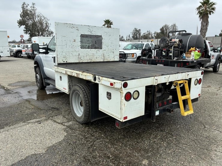 2011-ford-f550-image-4
