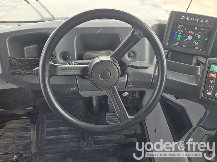 2023-deere-260e-image-58